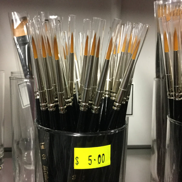 Loew Cornell "La Corneille" round brushes 7000 series wooden handle size 6